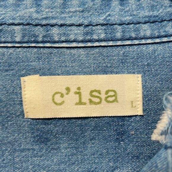 Distressed lightweight denim shirt size large. - Picture 6 of 9